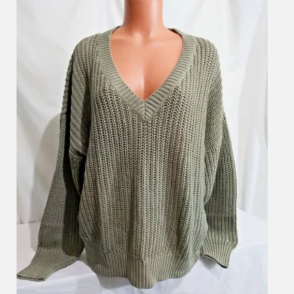 Maker PInk Olive Green V-Neck Long Sleeve Sweater Size L
